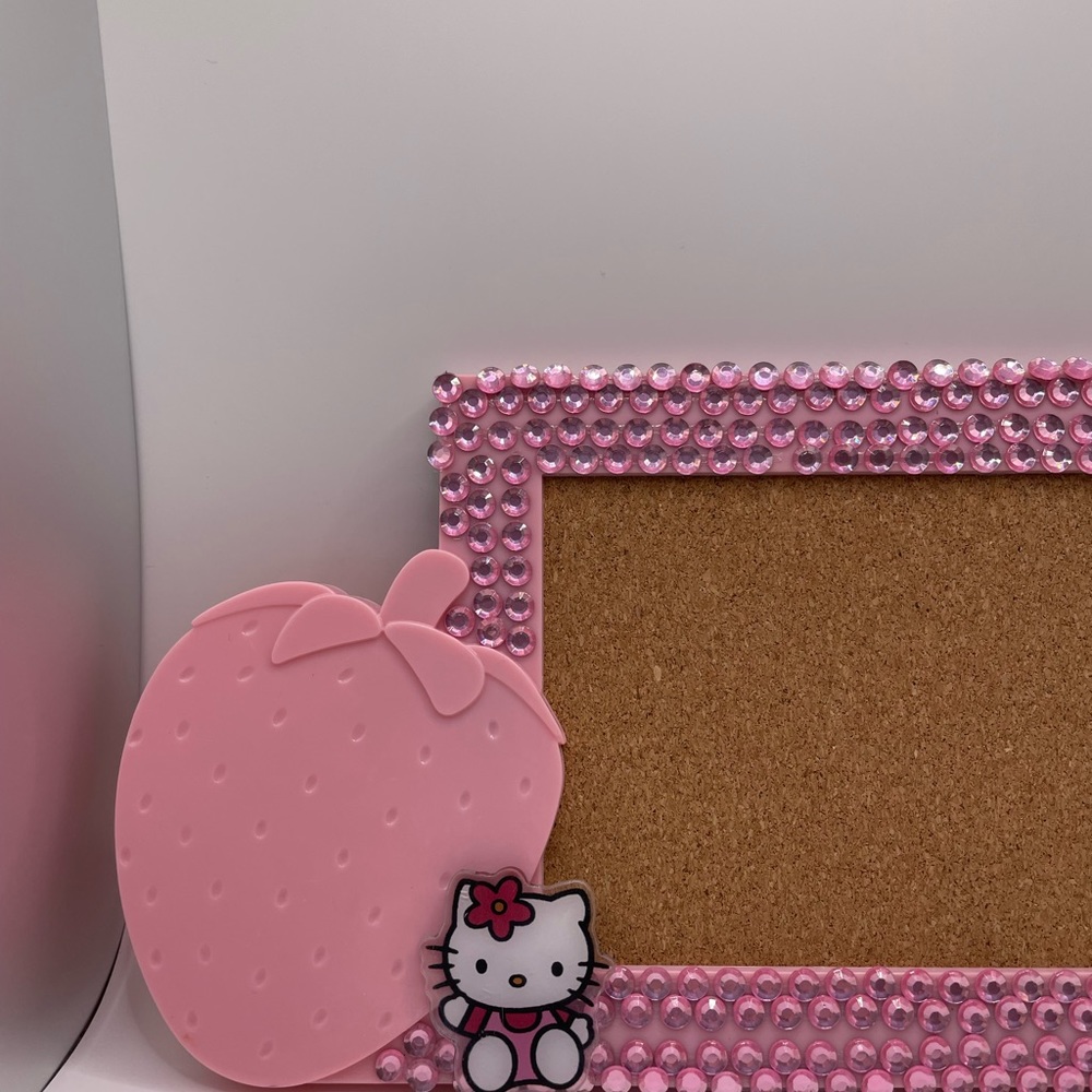 Hello Kitty Picture Frame 🩷🎀 - Picture 5 of 6